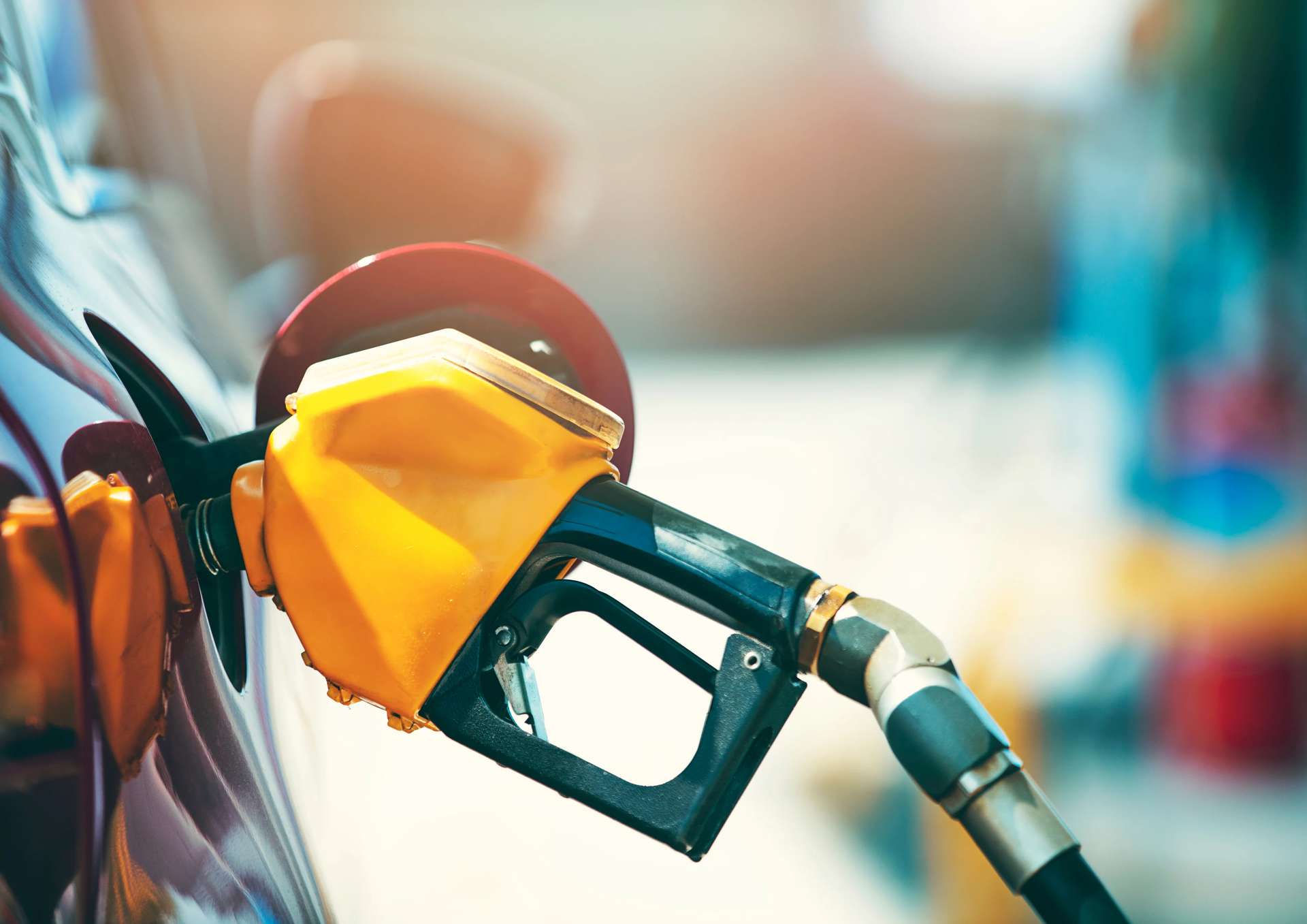 Akaryakıtta İndirim, Tabelalar Gece Yarısı Değişti