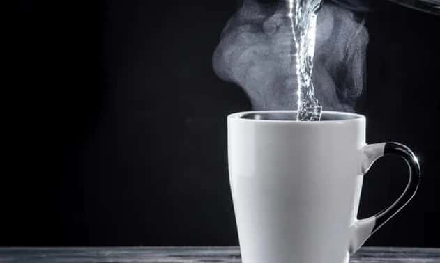 Sıcak Su İçme Trendi Nedir, Gerçekten Faydalı mı?