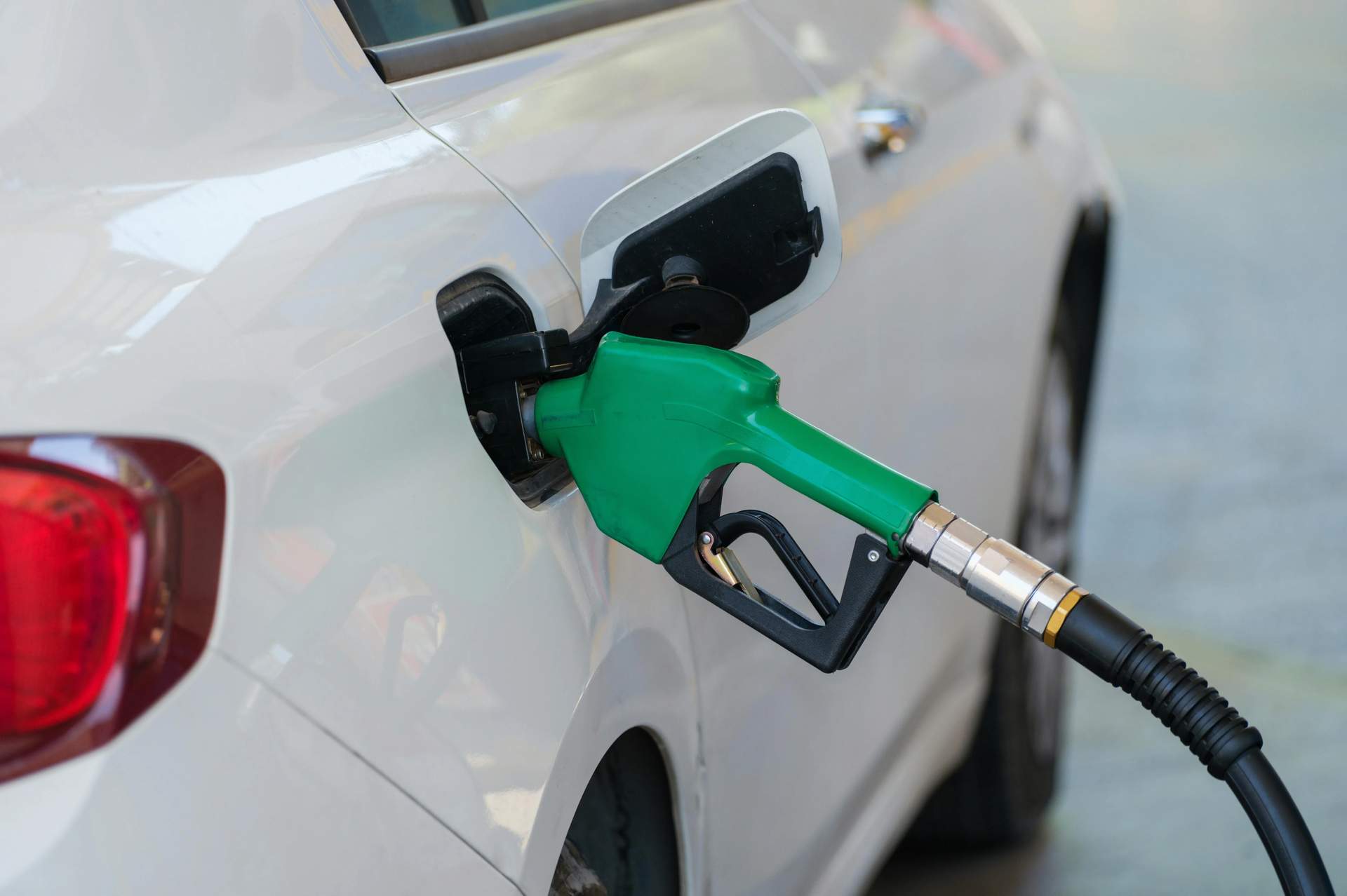 Akaryakıt Fiyatlarına Gece Yarısı Zammı: Benzin ve Motorin Yükseldi