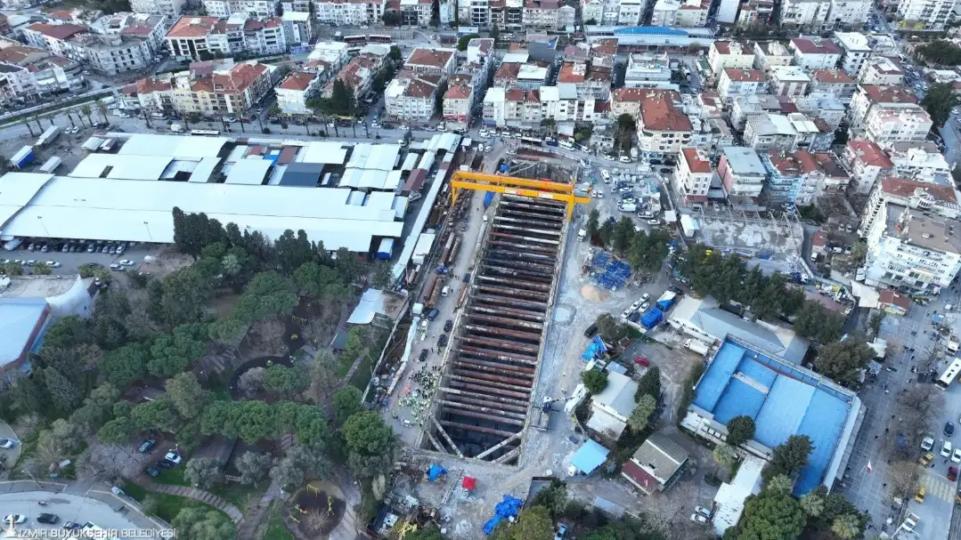 Görünmeyen Emek: Buca Metrosu’nda Yeraltında Yazılan Başarı Hikayesi