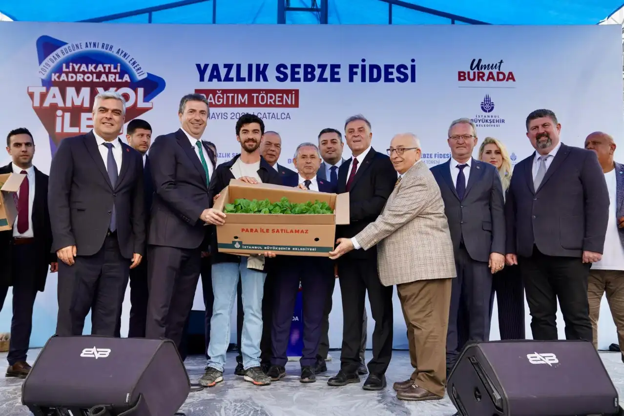 İstanbul Büyükşehir Belediyesi'nden Çiftçilere Yazlık Fide Desteği