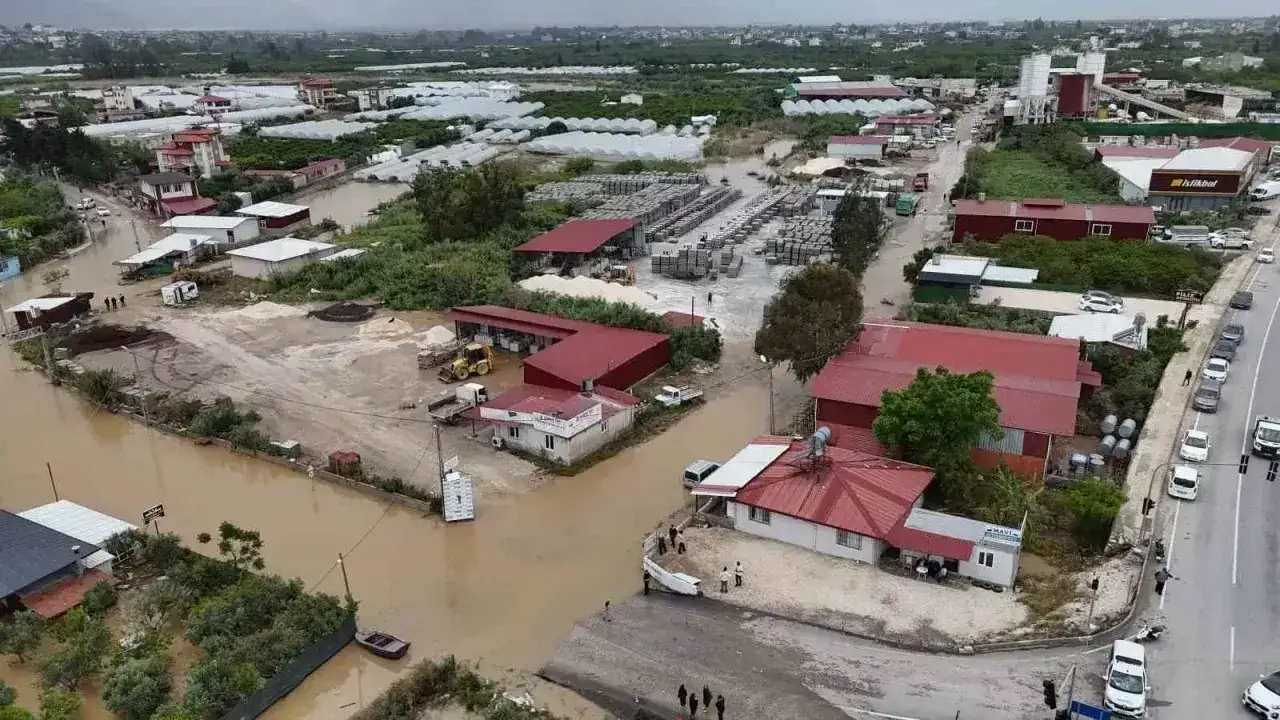 Hatay’ı Vuran Şiddetli Sağanak Felakete Yol Açtı