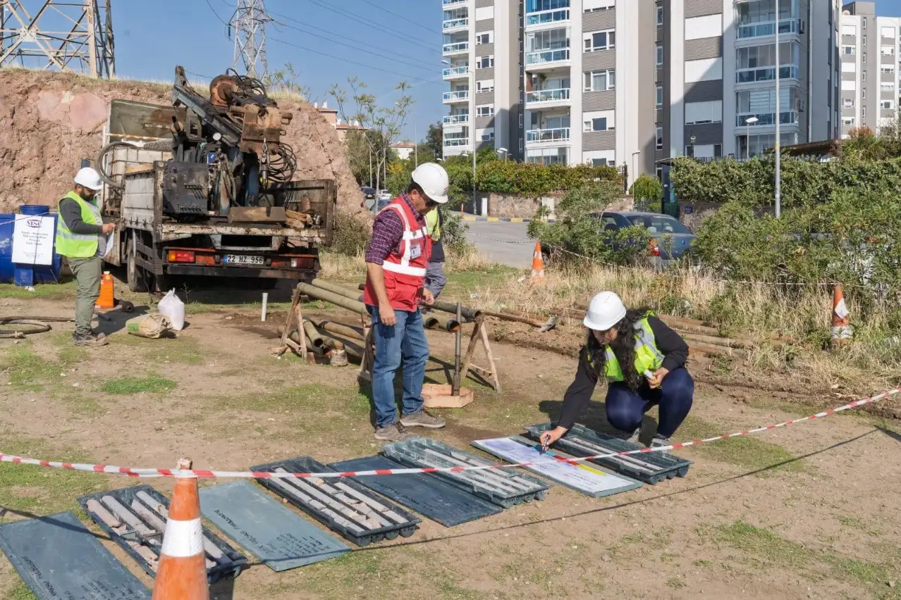 İzmir’de Deprem Hazırlığında Yeni Adım: Konak ve Bayraklı’da Zemin Araştırması Başlıyor