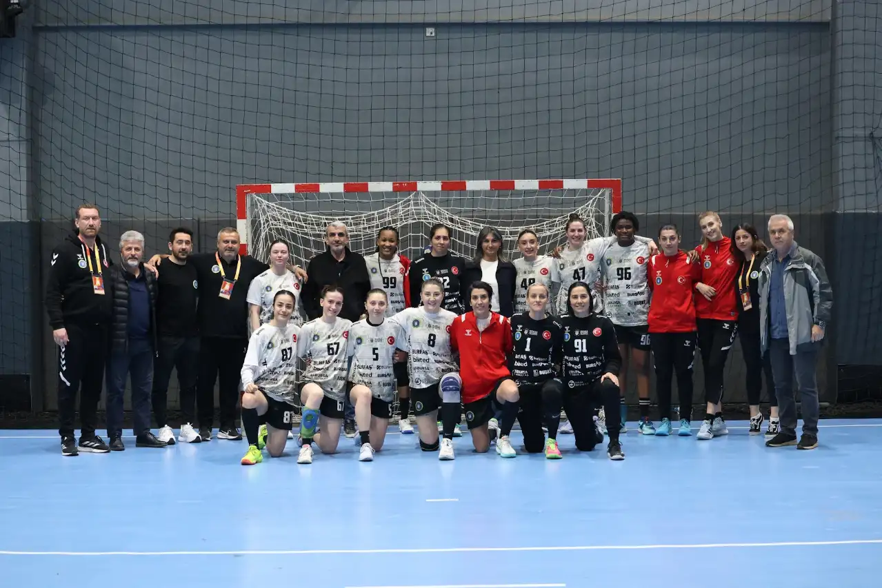 Bursa Büyükşehir Belediyespor Hentbolda Zirveyi Bırakmıyor