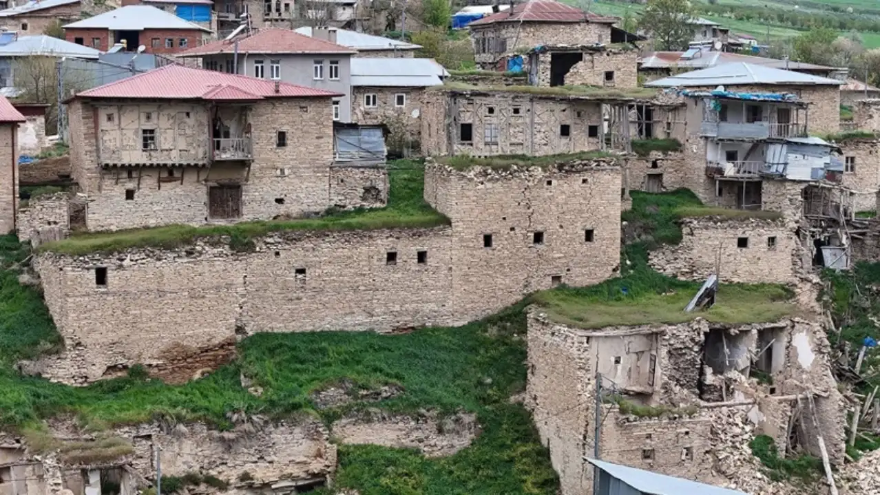Sivas’taki 800 Yıllık Köy Tarihi Dokusuyla İlgi Çekiyor