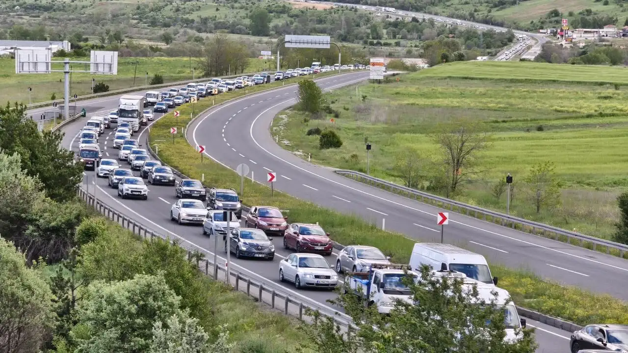 Bayram Dönüşü Trafikte Yoğunluk Artıyor