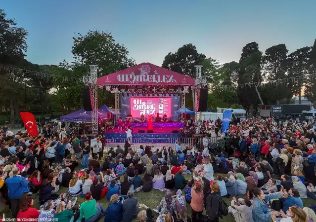 İzmir Kültürpark'ta Hıdırellez Coşkusu Yaşandı